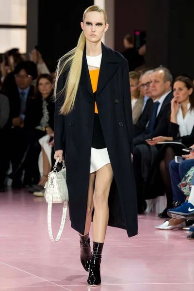 Look 49